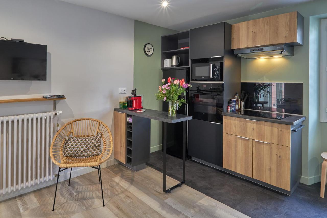 Centre Ville A Pied Appt Avec Sauna, Linge, Wifi, Stationnement Gratuit ヴァンヌ エクステリア 写真